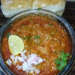 A picture of Pav Bhaji mumbai street food.