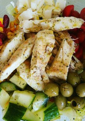 Una foto de Ensalada con pollo