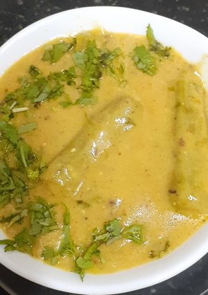 A picture of Besan drumstick ---- a simple yet tasty summer vegetable.