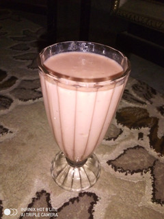 Watermelon and banana smoothie ainihin hoton girkin