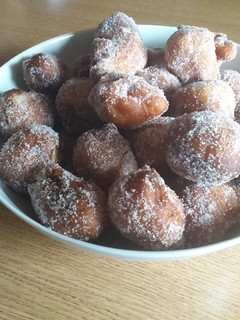 Foto di Frittelle alle mele Fuji