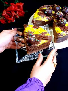 عکسی از دستور کیک شکلاتی شلیل با کرم قنادی و شکلاتی 😋😍 کیک تولدم
