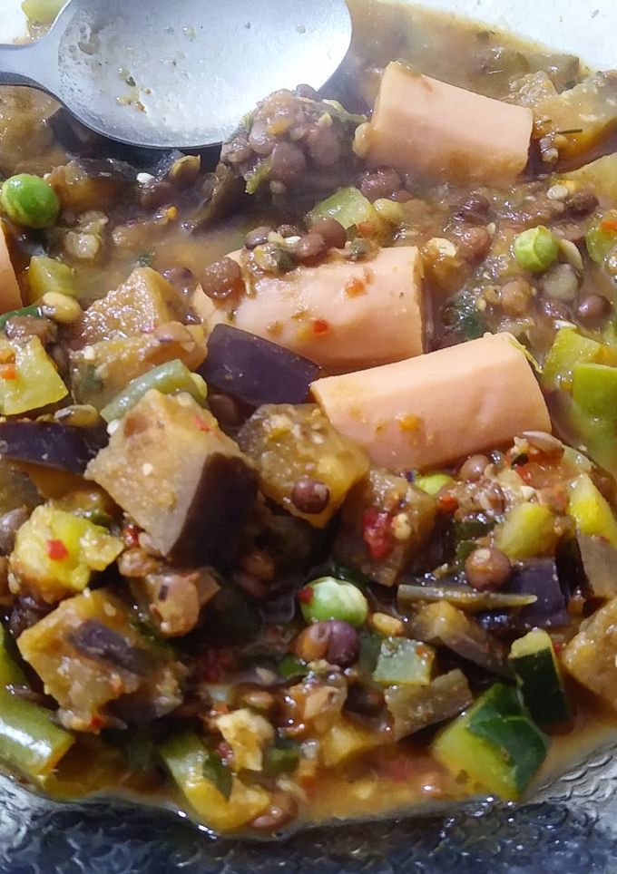 Una foto de Guiso de lentejas puros vegetales!😁