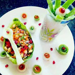 A picture of Peanuts Vegetables salad.