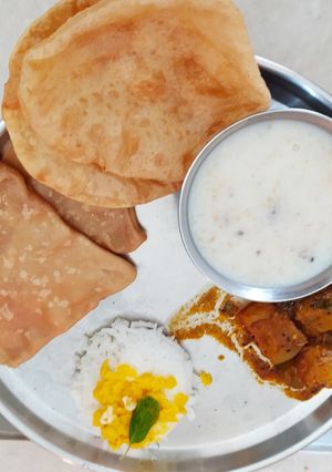 खान्देश चा पारंपारिक पदार्थ गव्हाची खीर आणि कान्होले (kanole recipe in marathi) रेसिपी चे मुख्य फोटो 