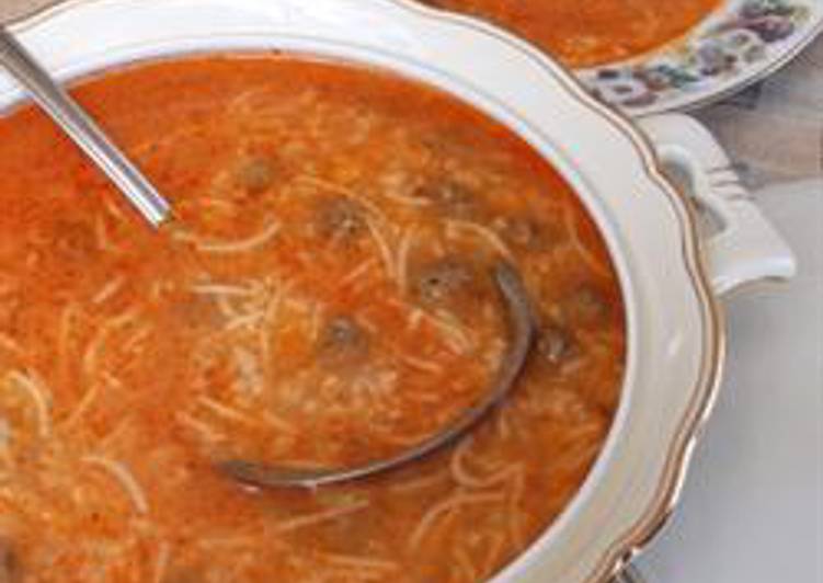 Award-winning Tomato soup with meatballs - shorbet eama