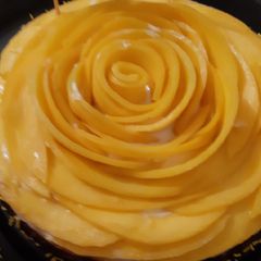 A picture of Mango Rose cake.
