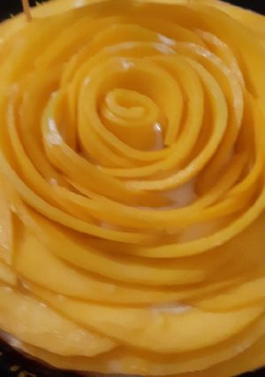 A picture of Mango Rose cake.