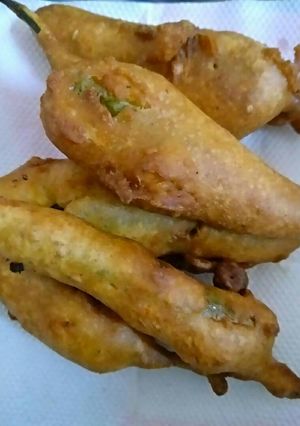 A picture of Mirchi pakoda.