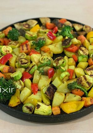 عکسی از دستور سبزیجات گریل شده رنگی و خوشمزه 😋🌿🍋🌶🍄