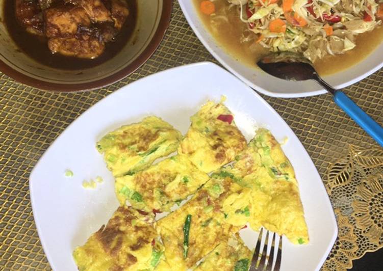 Masak ayam kecap,telur dadar, tumis toge baso 😍
Buat misuaa😊