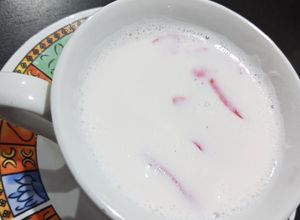 Una foto de Té chai de bugambilia 🍮🌺🌺