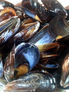 Una foto de Mejillones al Vapor "En Su Jugo"
