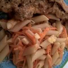 A picture of Marinera de merluza despinada rebozada con semillas y ensalada primavera!.