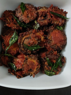 மொறு மொறு பாவக்காய் சிப்ஸ் (Paavakkai chips recipe in tamil) செய்முறை முக்கிய புகைப்படம்