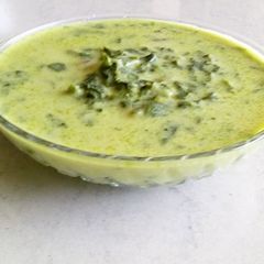 A picture of Manathakkali keerai (solanum nigrum) saaru.