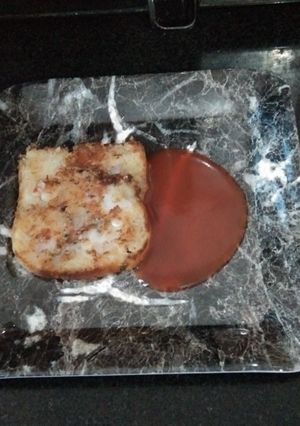 A picture of Suji bread pizza.