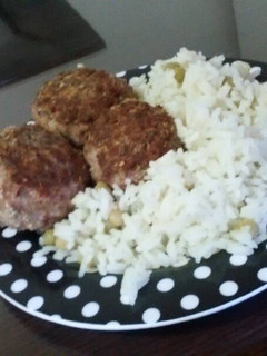 Una foto de Albóndigas al horno con arroz primavera