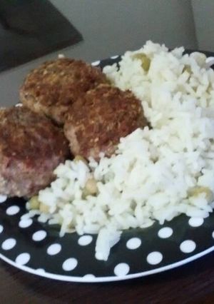 Una foto de Albóndigas al horno con arroz primavera
