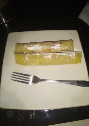 Una foto de Panqueques sin gluten con mermelada de damasco sin azúcar
