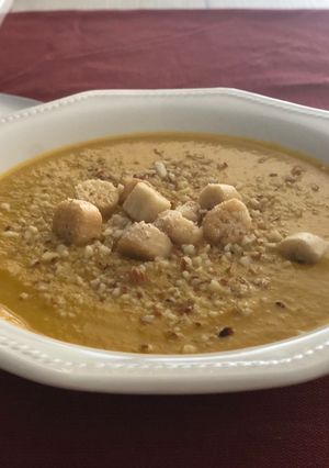 Una foto de Crema de zanahorias, trigueros y almendras 🥕 con Thermomix