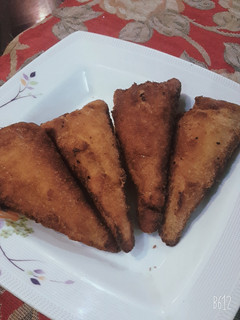 A picture of Cone style bread pakora.