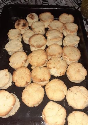 Una foto de Scones de coco y limón