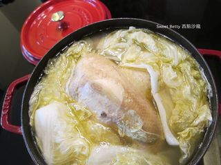 白菜燉金華火腿雞湯