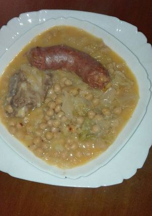 Una foto de Cocido con repollo de col en la olla GM