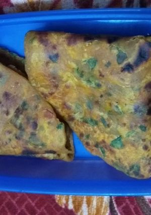 A picture of Spinach-Gram Flour Parathas Palak Besan Parathas.
