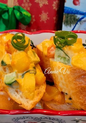 Hình của món Bánh mì nướng Canape cho tiệc Giáng Sinh.