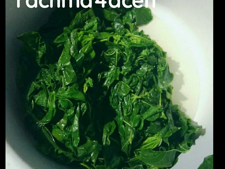 Resep Tips mmbuat kulupan daun singkong,agar ttp hijau cntik,&amp;amp; sedap👌, Menggugah Selera