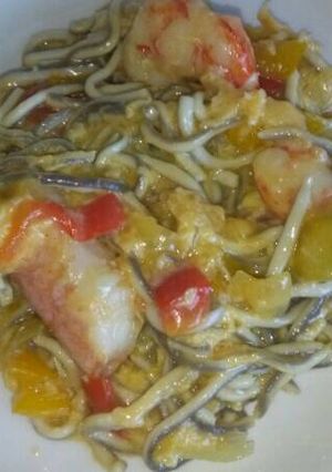 Foto principal de Revuelto de angulas con gambas y pimientos