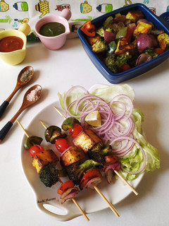 ग्रिल्ड वेजिटेबल सीख कबाब (Grilled vegetable seekh kabab recipe in Hindi) रेसिपी मुख्य फोटो