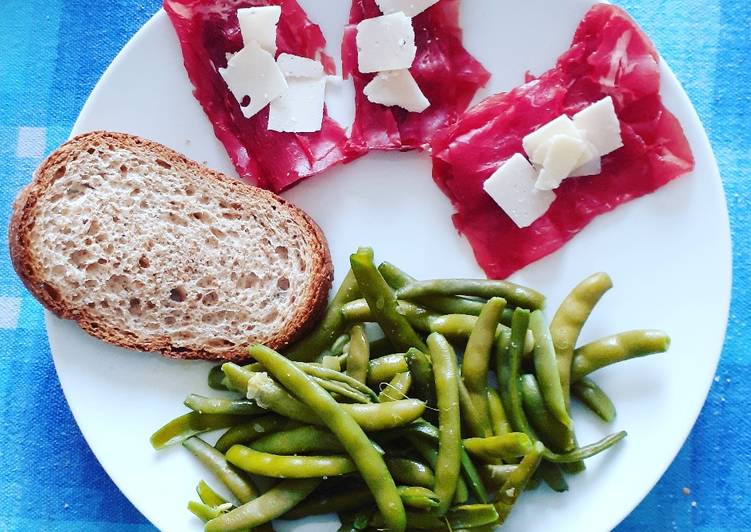 Recipe of Speedy Bresaola con fagiolini del mio orto..magro come piatto, leggero!