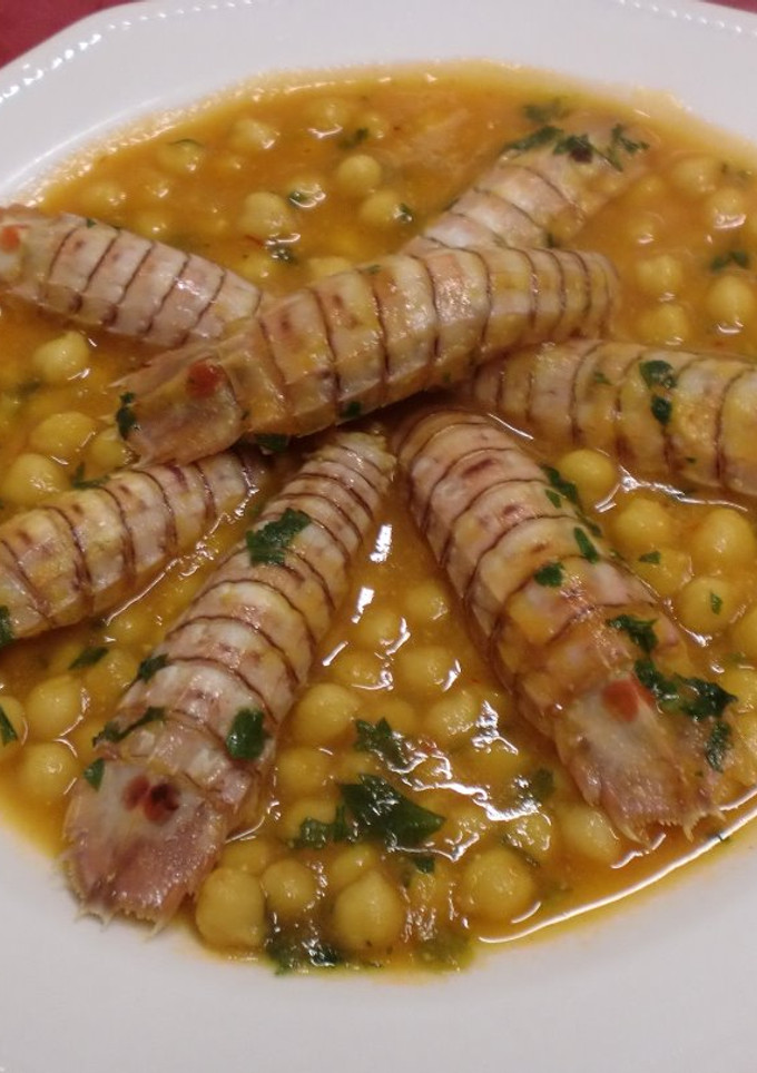 Una foto de Garbanzos con galeras