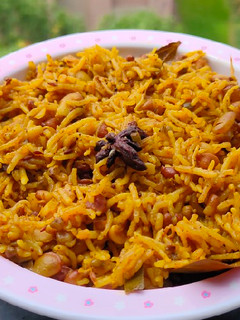 સ્પ્રાઉટસ પુલાવ (Sprouts Pulav Recipe in Gujarati) રેસીપી મુખ્ય ફોટો
