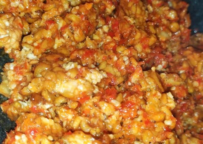 Bagaimana Membuat Penyet tempe balado yang Lezat Sekali