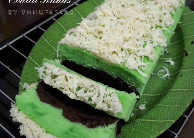 Langkah Mudah Membuat Resep 40. Brownies Pandan Coklat Kukus