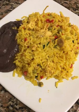 Una foto de Arroz con pollo al estilo costarricense