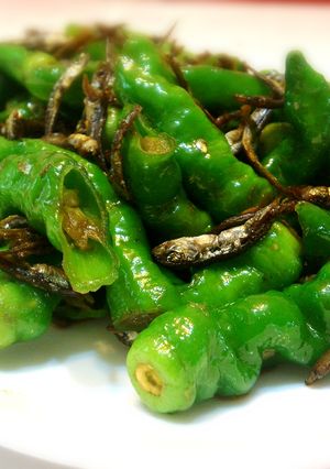 糯米椒炒魚乾 的食譜成品照片