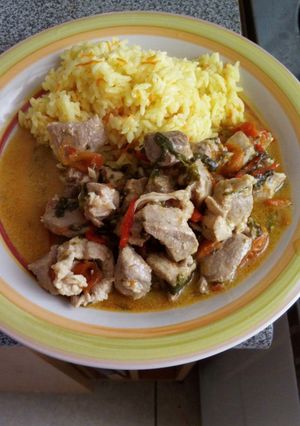 Una foto de Pulpa de cerdo con arroz al curry