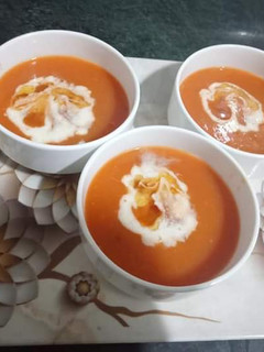 टोमेटो सूप (Tomato soup recipe in hindi) रेसिपी मुख्य फोटो