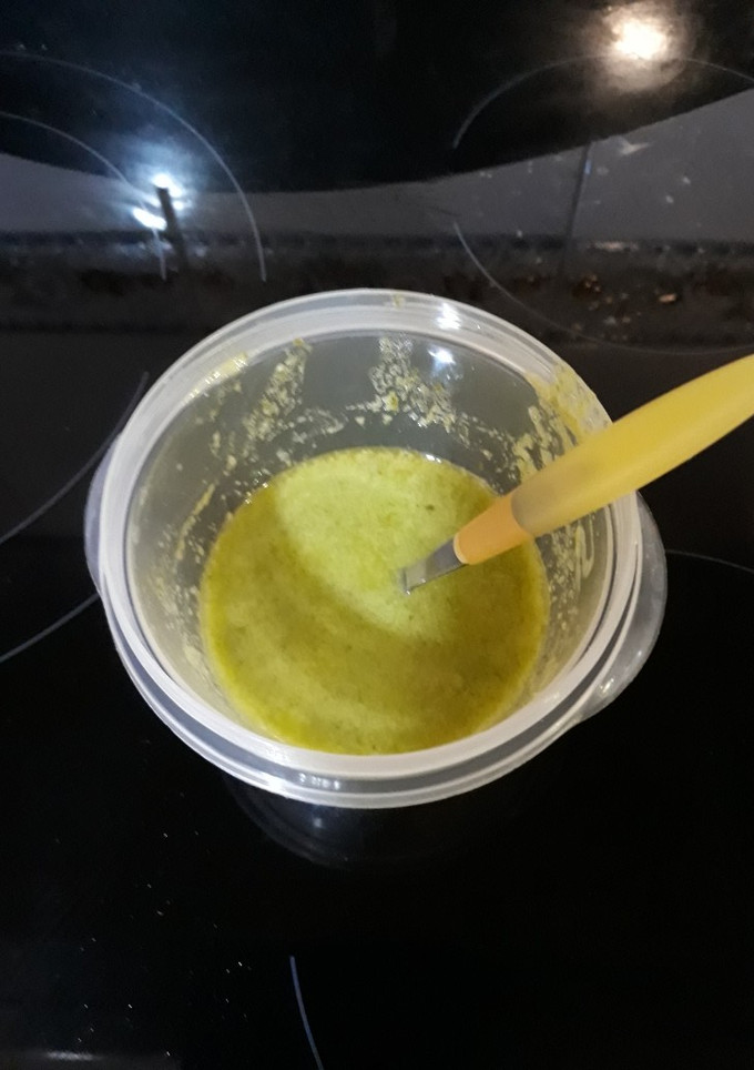 Una foto de Salsa de albahaca fresca con ajo