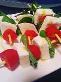 Pinchitos caprese