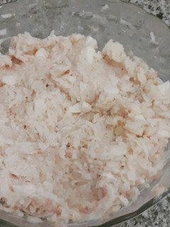 Una foto de Arroz con atún, huevo y mayonesa