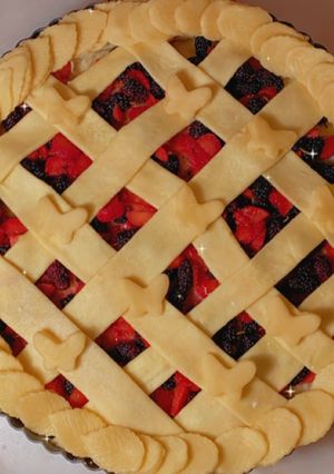 صورة لوصفة فطيره التوت والفراولة 🍓🫐