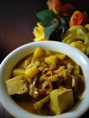 Langkah Mudah untuk Membikin Resep Semur tahu kentang jamur tiram yang Enak Banget Anti Ribet, Lezat Sekali