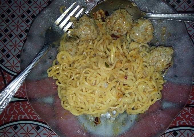 Indomie Ayam Geprek Bakso