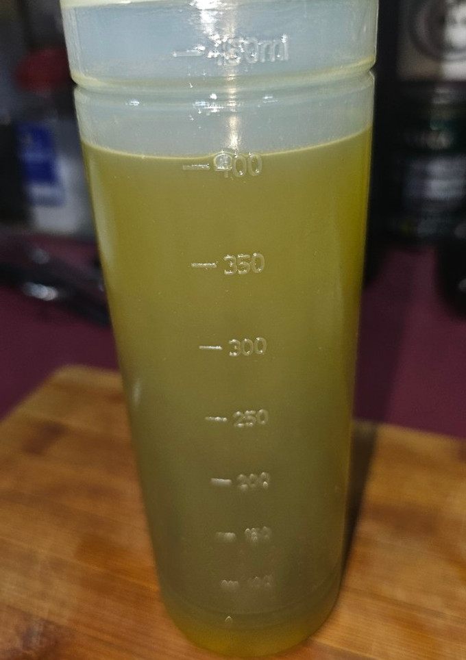 Una foto de Aceite de oliva virgen extra aromatizado con sabor cítrico